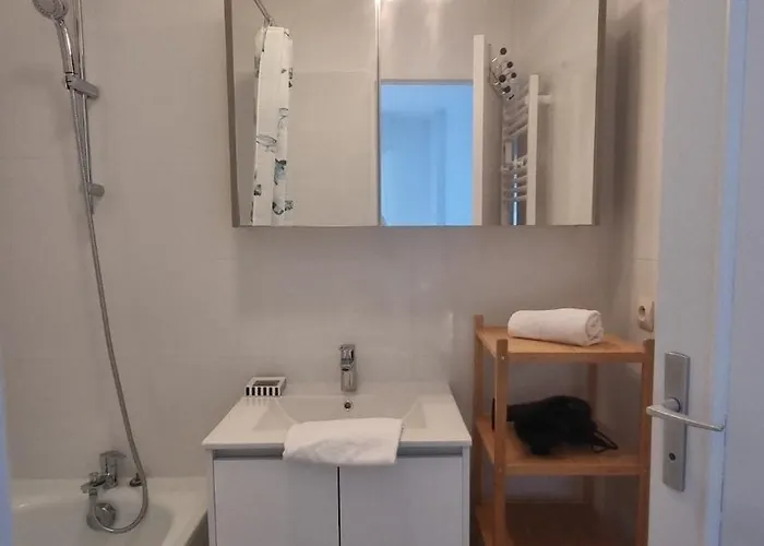 Cosy Proche - Balcon & Parking